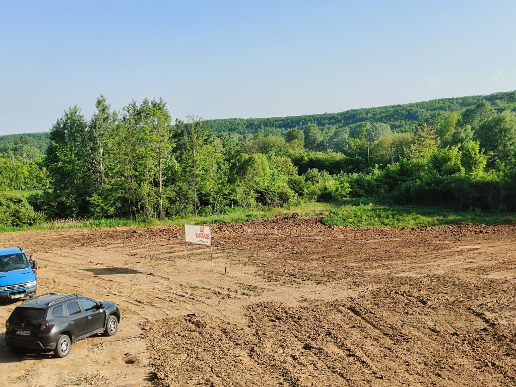 OCAZIE!!! VAND TEREN intravilan la marginea pădurii