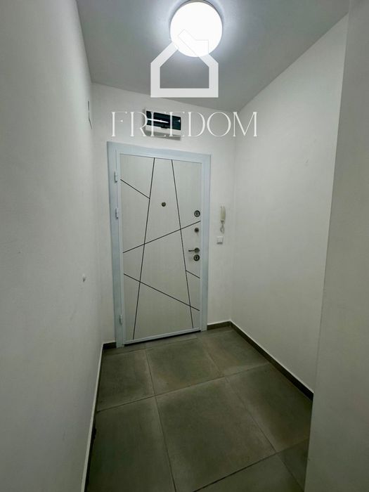 Продава се две ателиета