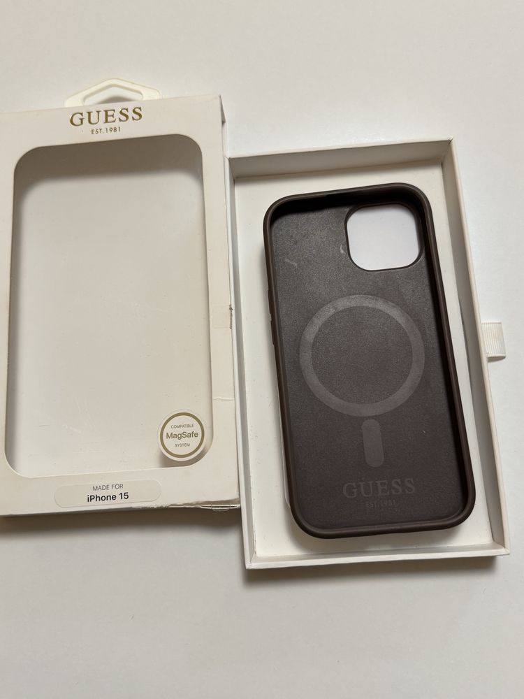 Кейс GUESS iphone 15