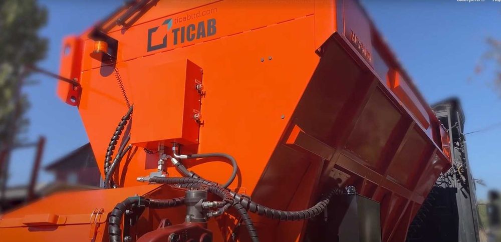 Distribuitor de nisip și sare RPS-9000