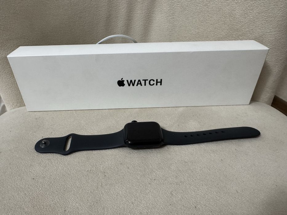 Продам Apple watch SE 2 40 mm