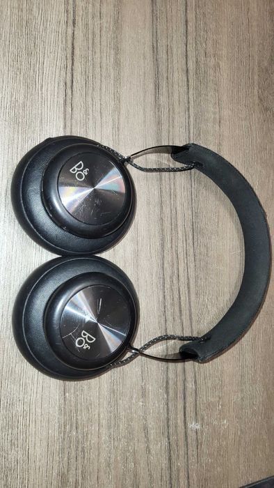 Bang & Olufsen BeoPlay H4 casti fuctionale urme de uzura