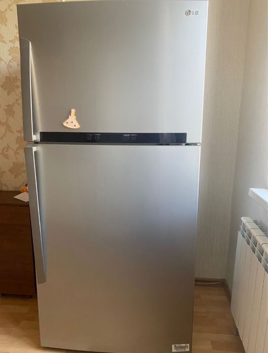 Холодильник LG.