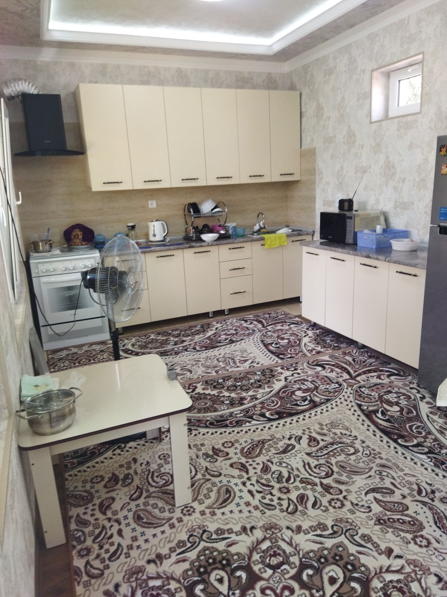 2 каватлик Ховли Сотилади  Кибрай Бураота 6 соток 8 хона