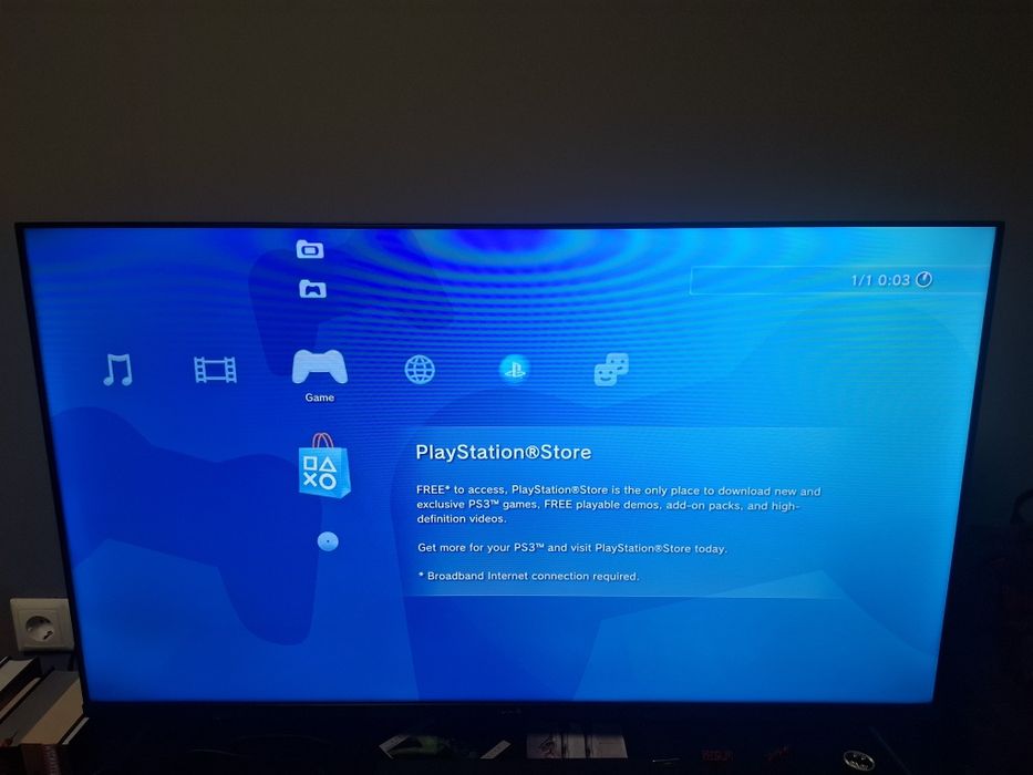 PlayStation 3 Slim + 2 Контролера и 10 игри