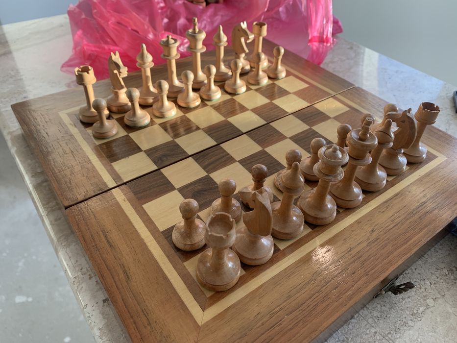 Уникален дървен шах и табла