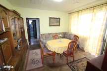 Vând apartament 2 camere în Hunedoara, zona Micro1-Pța.Florilor, et. 3