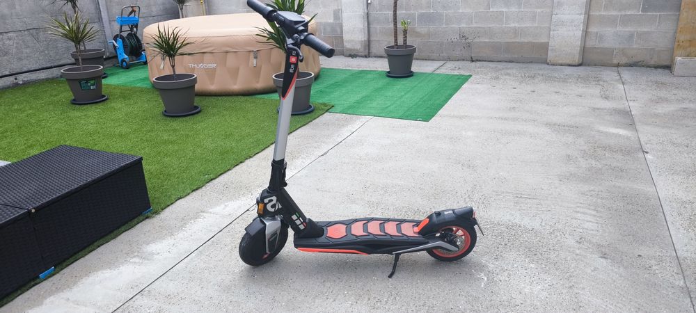 Trotineta Aprilia SR 1