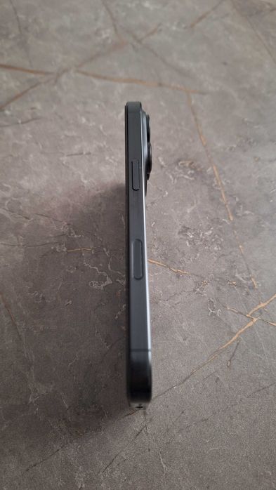 Телефон iPhone 16 Pro