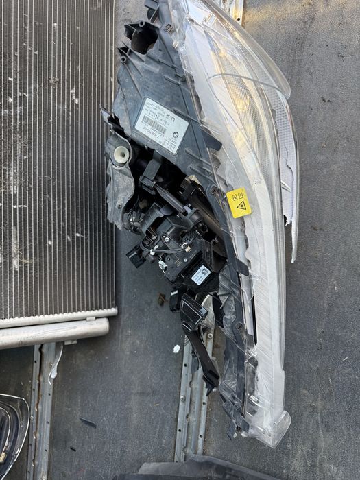 Фарове и части от предница BMW 7 201