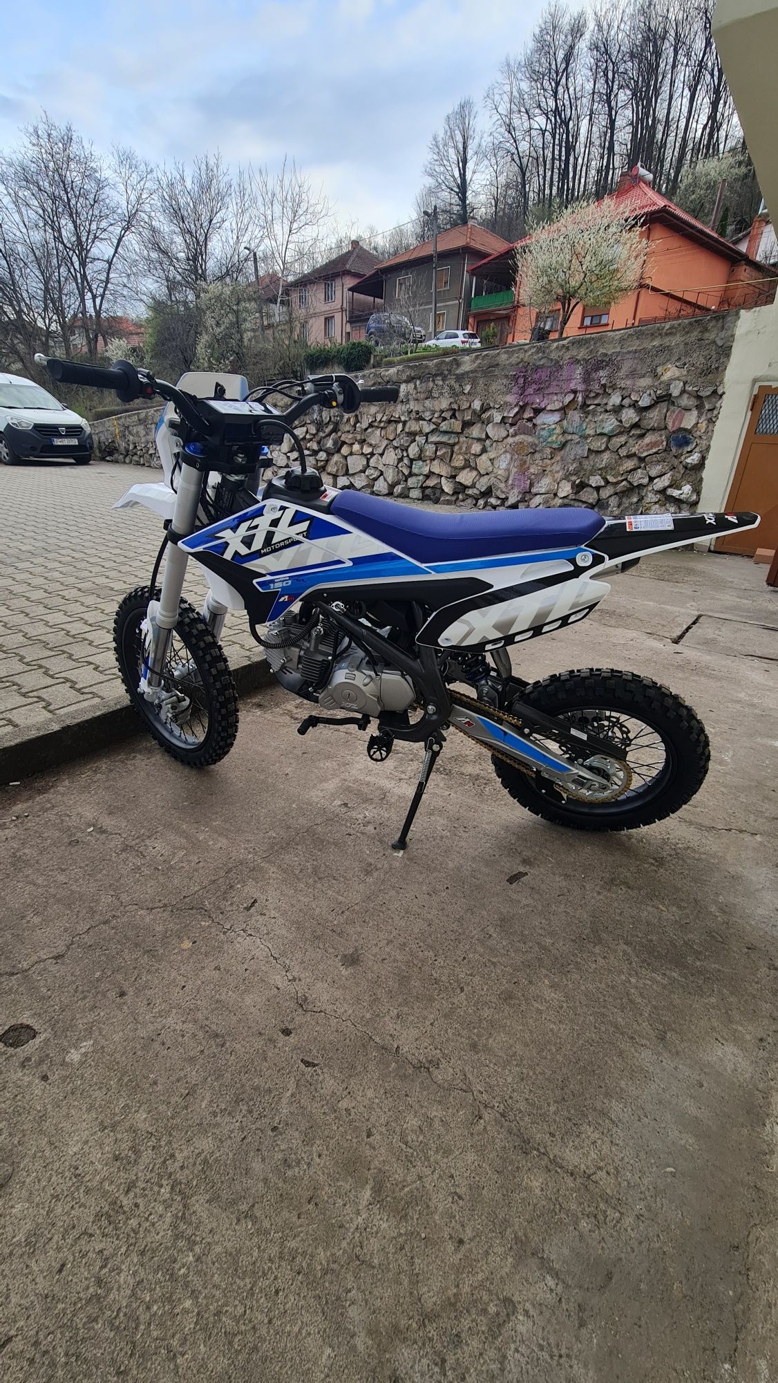 Cross Bike Dirt Bike Enduro Apollo XTL Thunder 150cc E-Start Manual