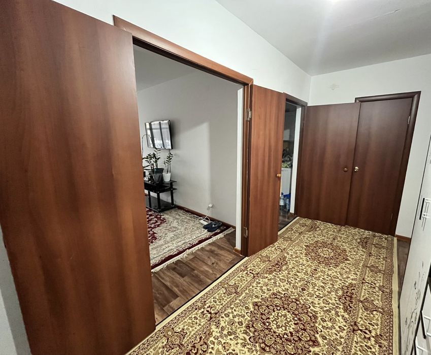 Межкомнатные двери 80х200-2шт, 60х200-3шт