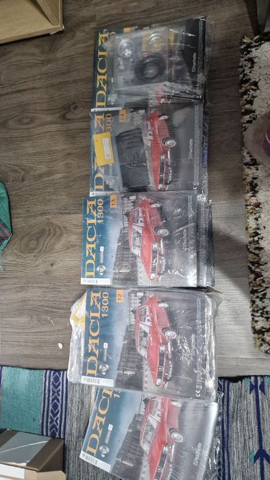 Vand reviste colecția dacia 1300 scara 1:8