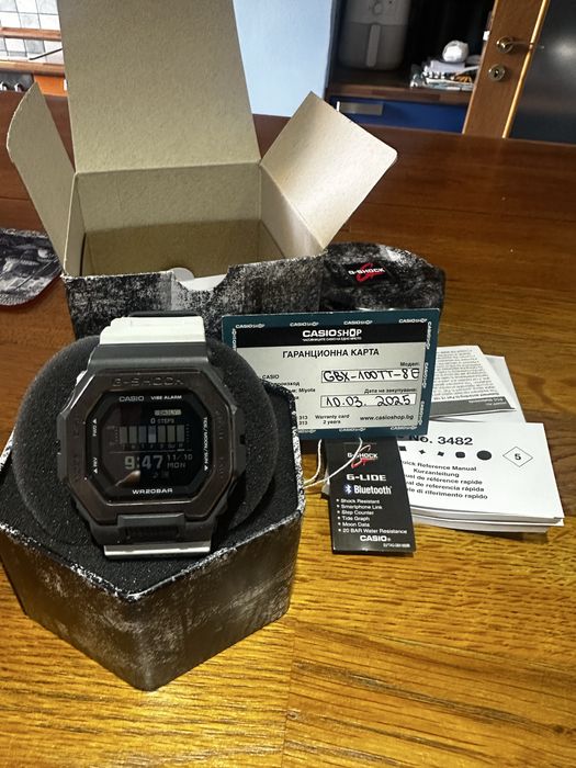 Часовник G-shock
