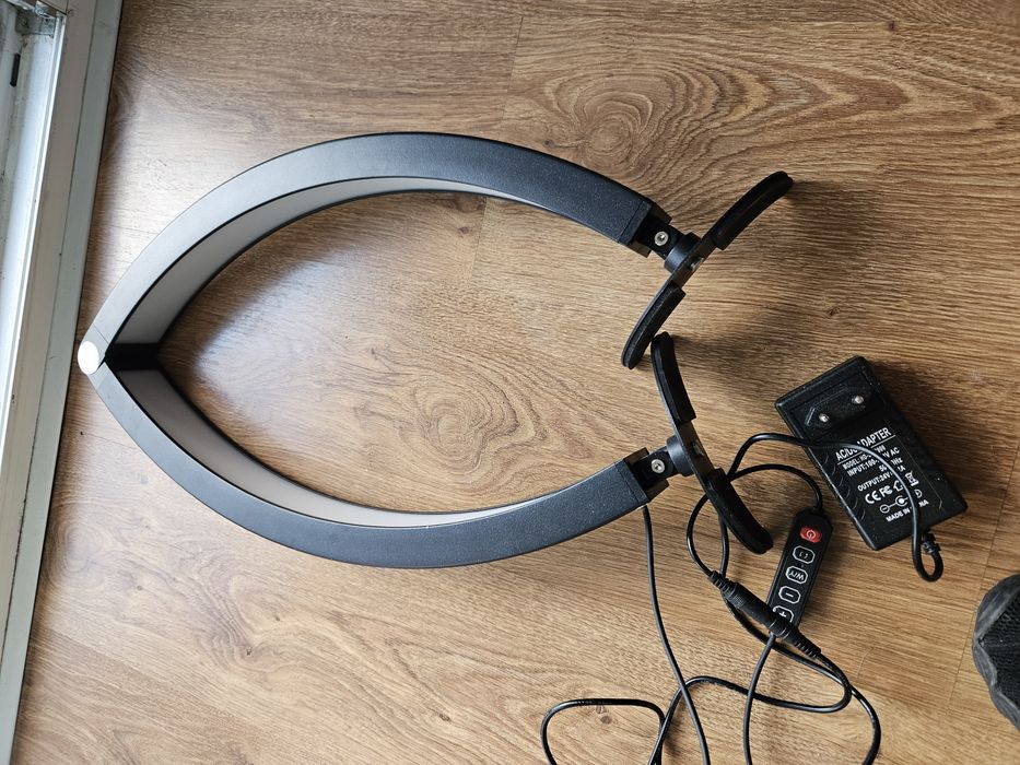 Lampa lumina semiluna manichiura reglabila pe intensitate