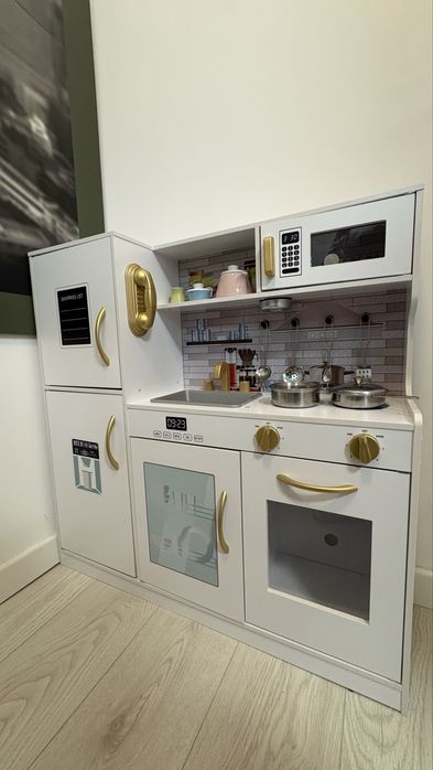 Bucatarie din lemn pentru copii