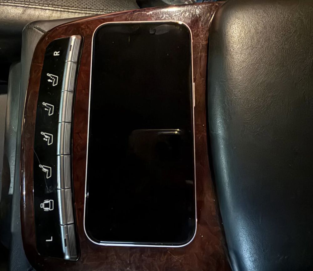 Продавам Iphone 15