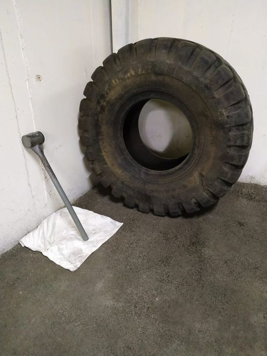 Кувалда с покрышкой от К700 для ударов