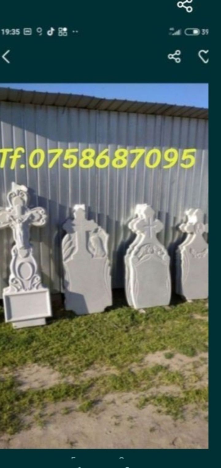 Cruci,monumente funerare din ciment