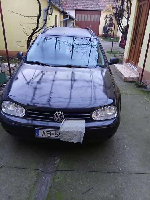 Vând vw golf an de fabricație 2000