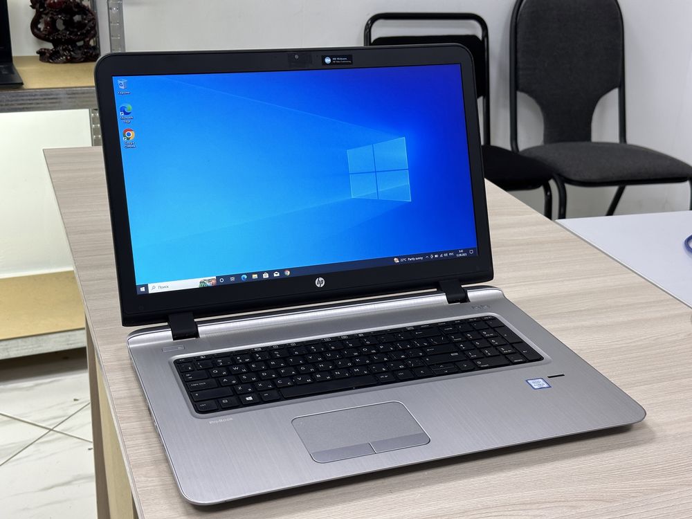 Ноутбук HP ProBook 470 G4 / i5-6200U / R7 M340 / SSD 256gb / 8gb DDR4