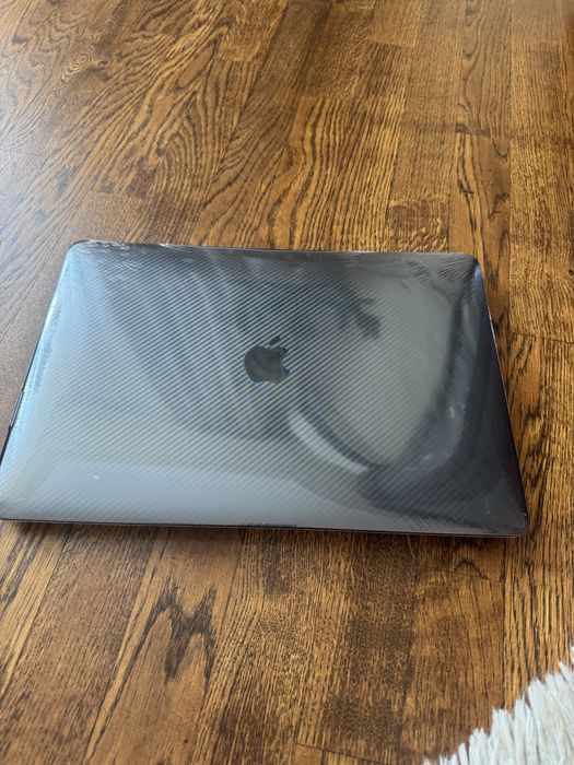 Защита для MacBook 13— стильный и прочный чехол