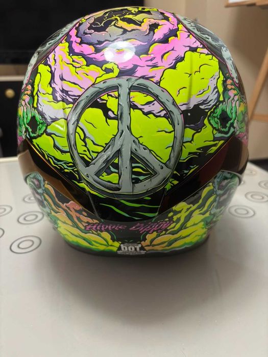 Комплект Каска Нова ICON , яке и ръкавици