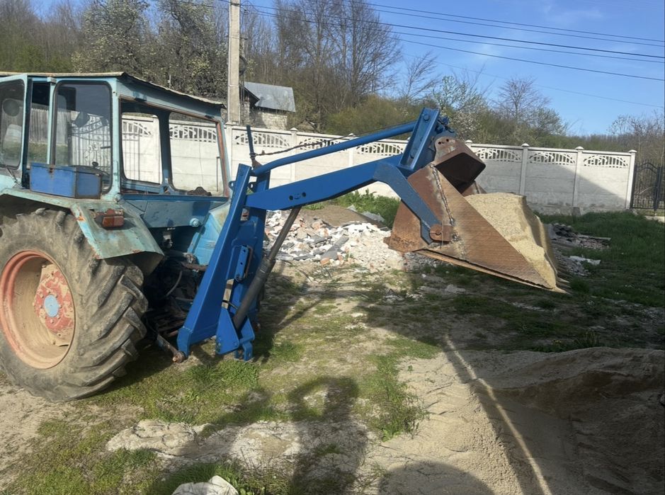Încarcător tiranți tractor