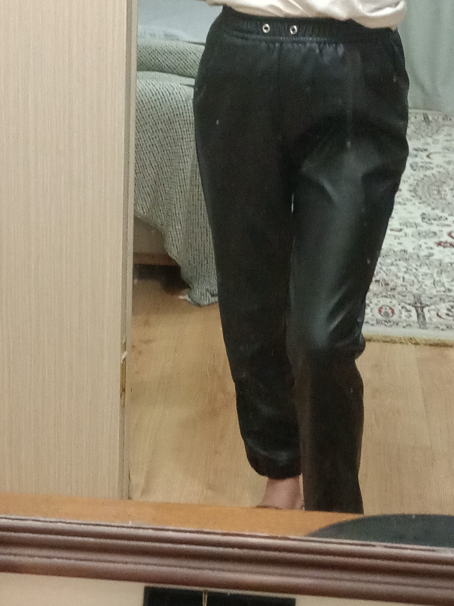Брюки кожаные черные