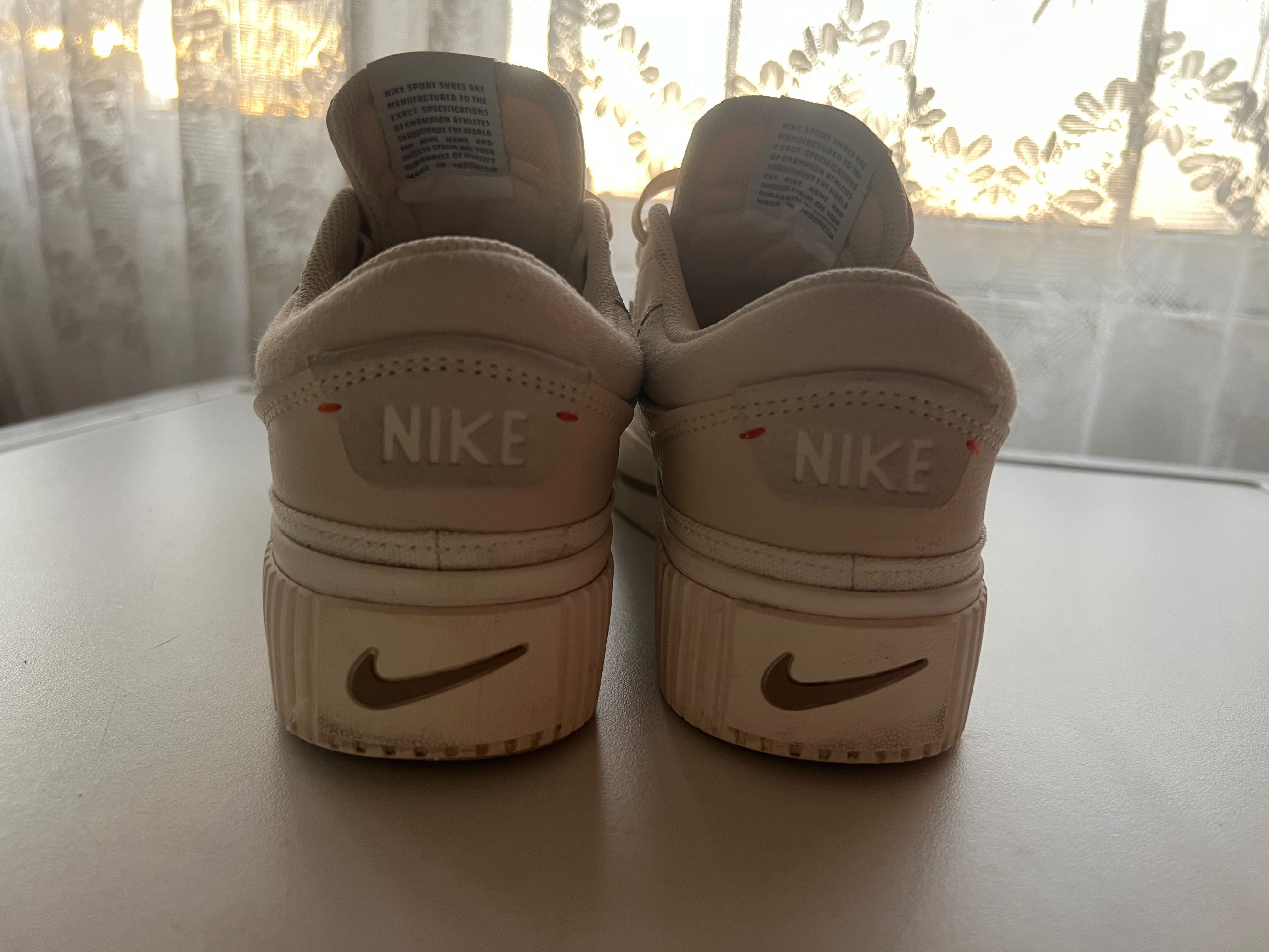 Дамски кецове Nike