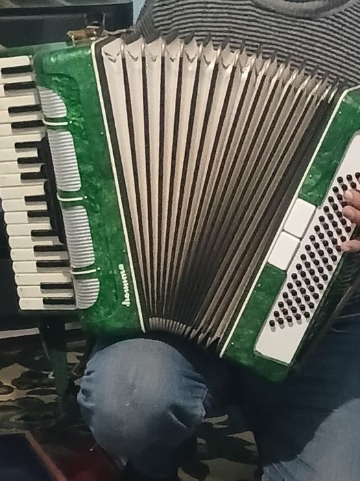 Продается акардион б/у в хорошем состояние