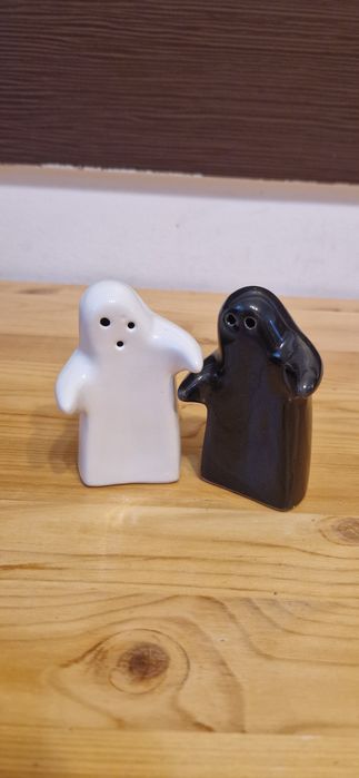 Vând set solnita pipernita