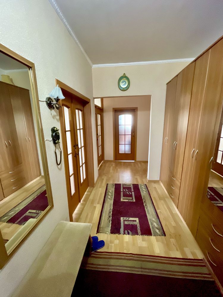 Продается 4-х комнатная в Ленинградском доме