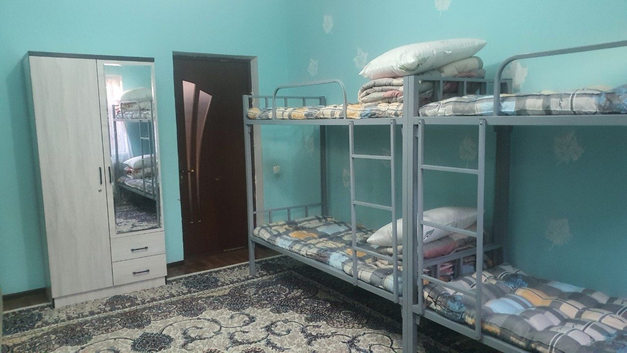 Яшнобод жумани Қўйлиқ метро йонида 3 хонали ховли талабалар