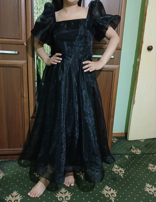 Продаётся платье. Микрорайон 1-остановка