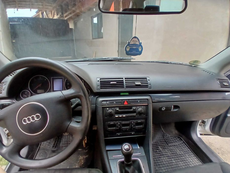 Vand audi A4 pret 2200€ negociabil