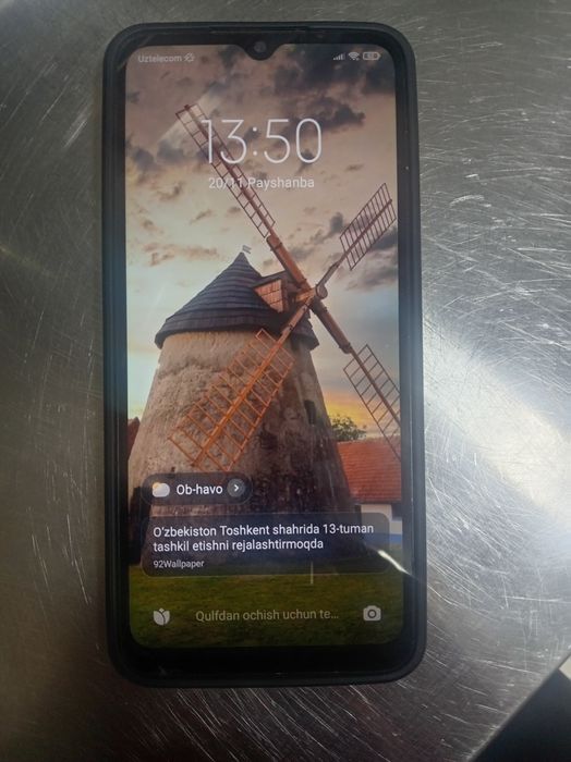 holati yaxshi telifon sotiladi narx kelishamiz