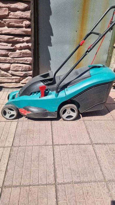 Газонокосилка электрическая