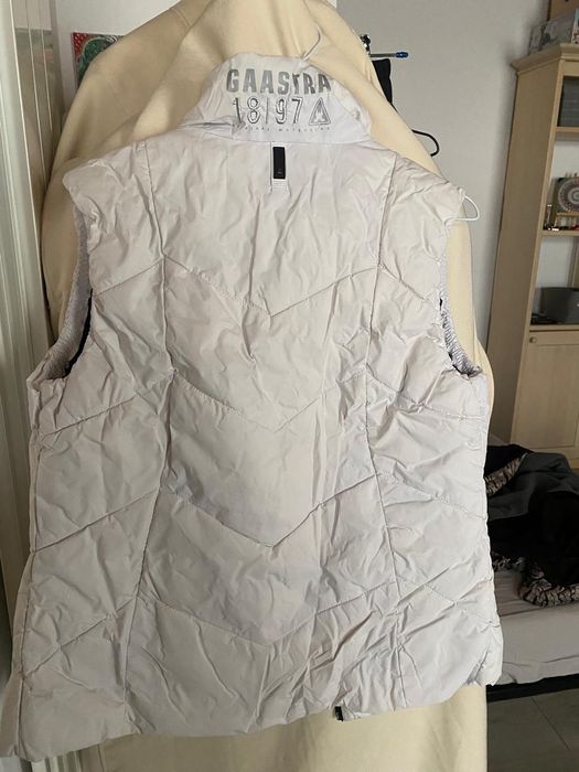 Vesta de iarna  Caasta cu broderie