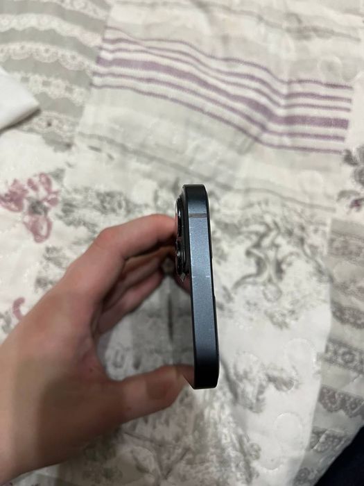 iPhone 13 продава