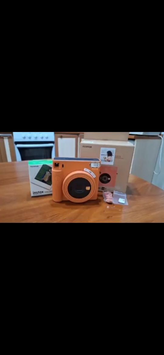 Фотокамера моментальной печати Fujifilm Instax Square SQ1 оранжевый