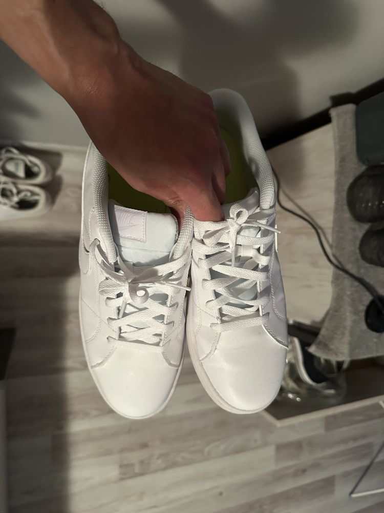 Маратонки Nike 43 номер