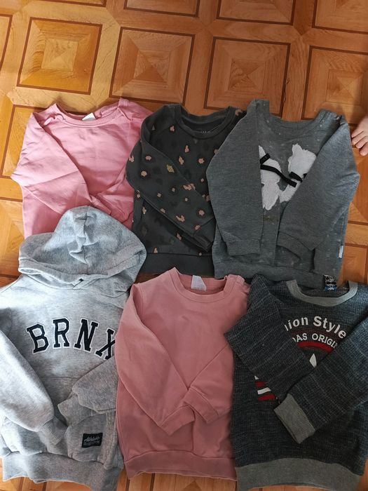 Детские кофточки в отличном состоянии на 1-2годика