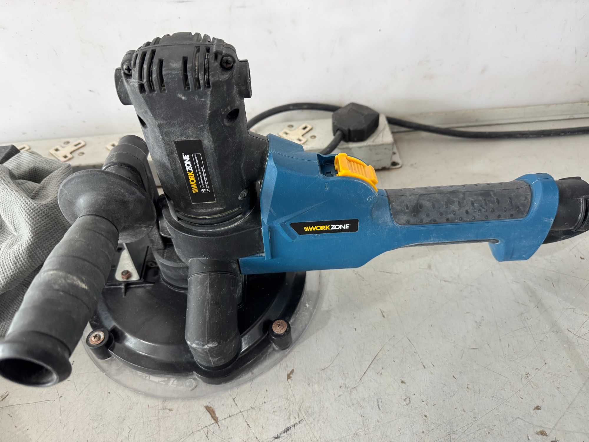Шлайф машина за стени и тавани - Workzone 850 W