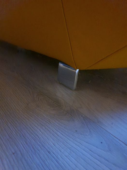 Vand canapele de piele