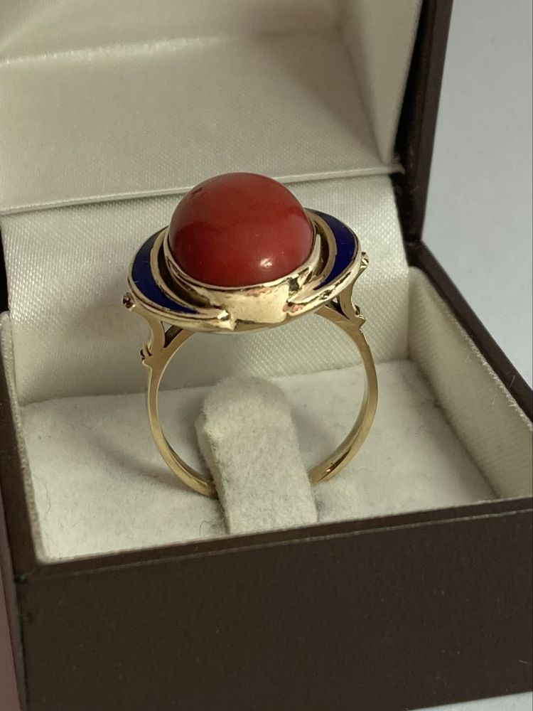 Inel aur 18kt.cu coral cabochon