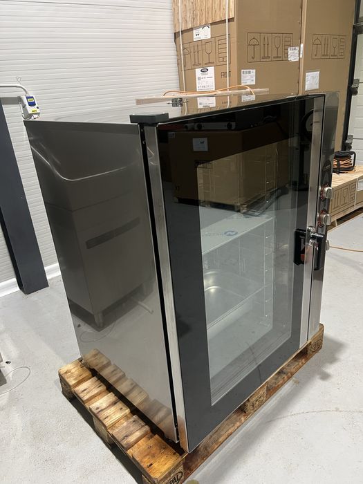 Cuptor patiserie - gastro Italia - 10 tavi 60 x 40 cm - 380 v- 2021