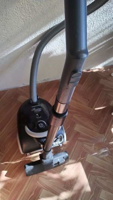 Работеща прахосмукачка Самсунг 1400 w