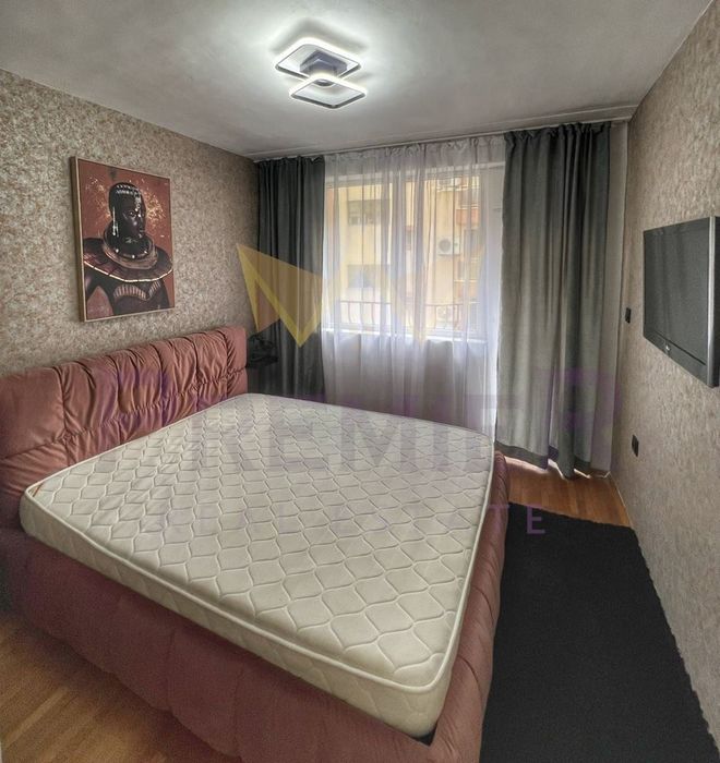 Дава се под наем Тристаен апартамент в Варна, Център - 90 кв.м за 663 € - Снимка #4