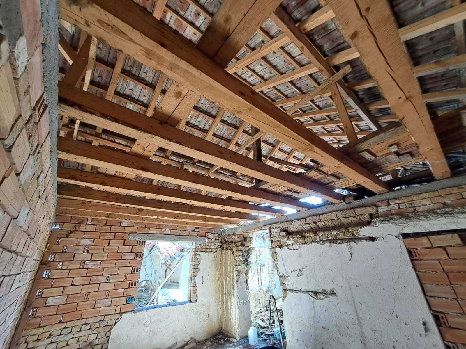 Къща в село Поликраище